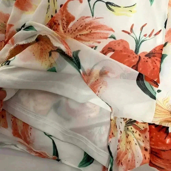 entro Temperament Floral V Neck romper, floral romper flutter sleeves size S - Picture 7 of 7